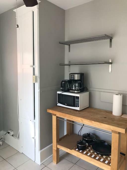 Bright, Clean, Private. In The Heart Of Downtown! Parking, Wi-Fi And Netflix Included Apartment Ottawa Exterior foto