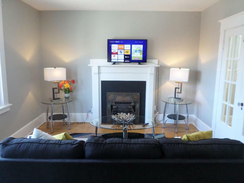 Bright, Clean, Private. In The Heart Of Downtown! Parking, Wi-Fi And Netflix Included Apartment Ottawa Exterior foto