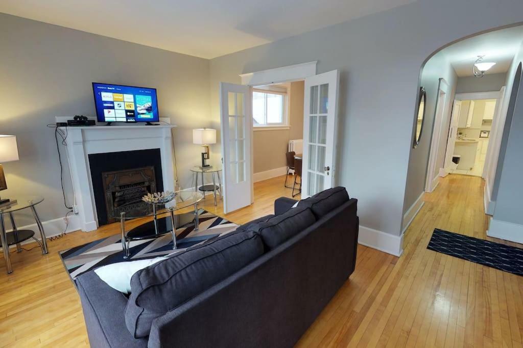 Bright, Clean, Private. In The Heart Of Downtown! Parking, Wi-Fi And Netflix Included Apartment Ottawa Exterior foto